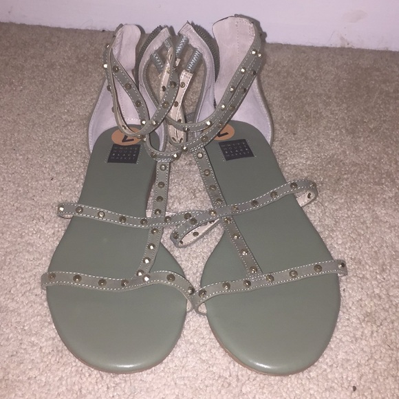 Green Strapped Heels - Picture 4 of 4